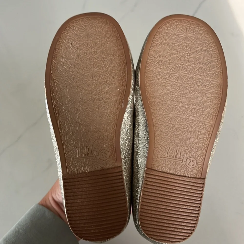 Brand new Zara girls metallic gold shoes size 25